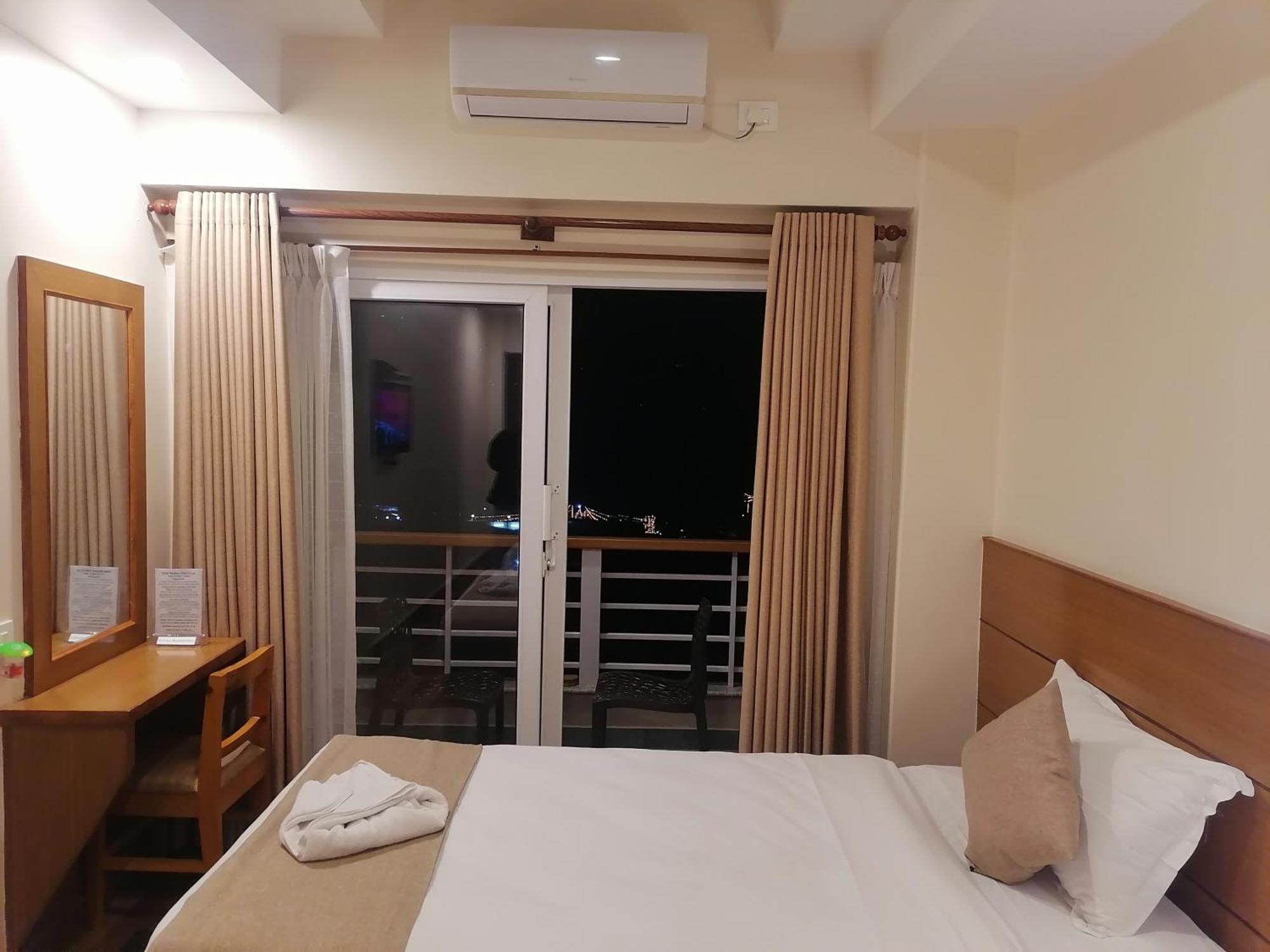 Urban Boutique Hotel Покхара Экстерьер фото