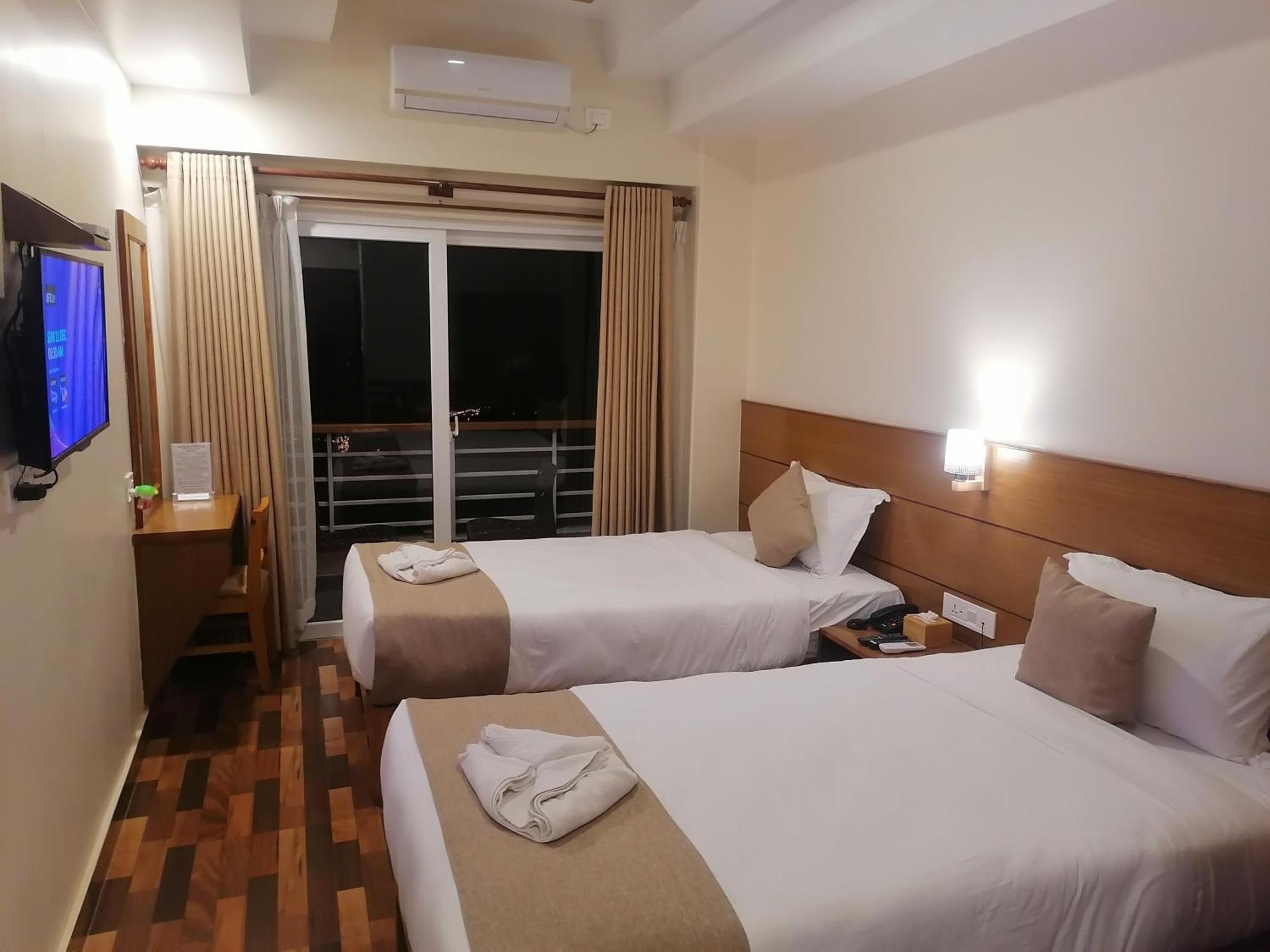 Urban Boutique Hotel Покхара Экстерьер фото