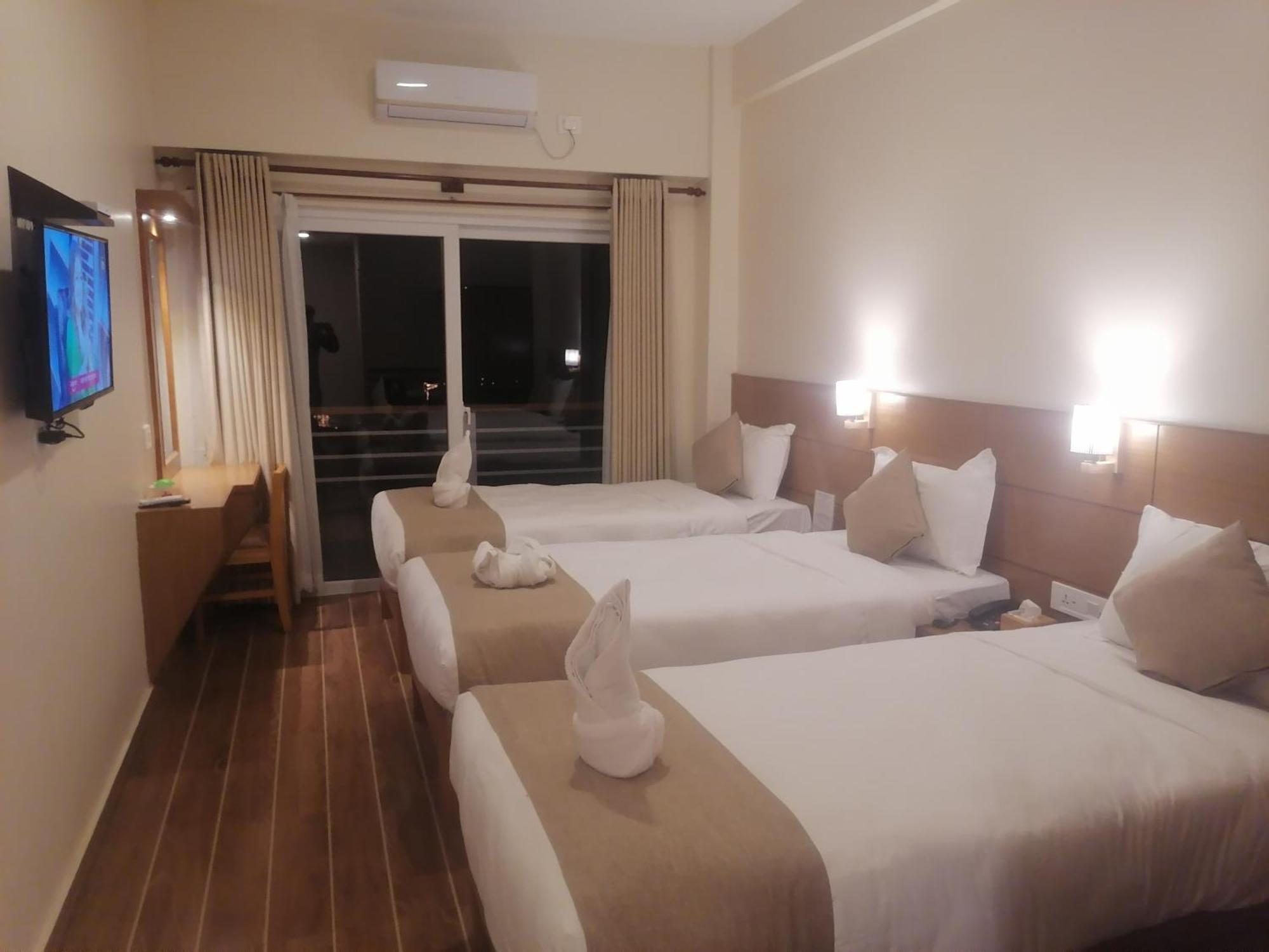 Urban Boutique Hotel Покхара Экстерьер фото