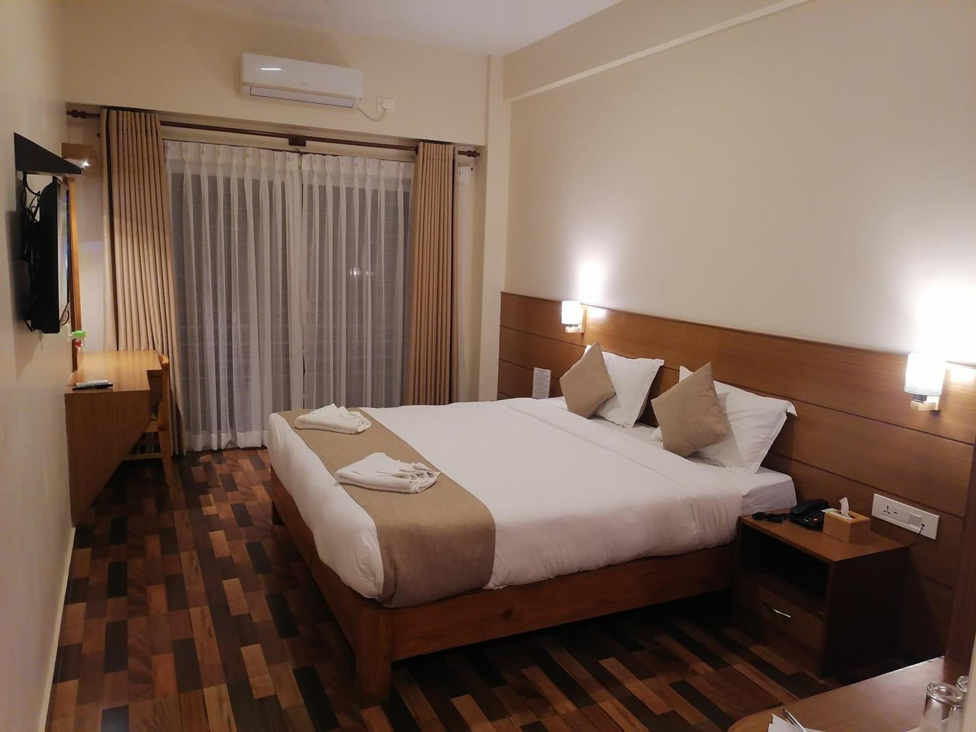 Urban Boutique Hotel Покхара Экстерьер фото