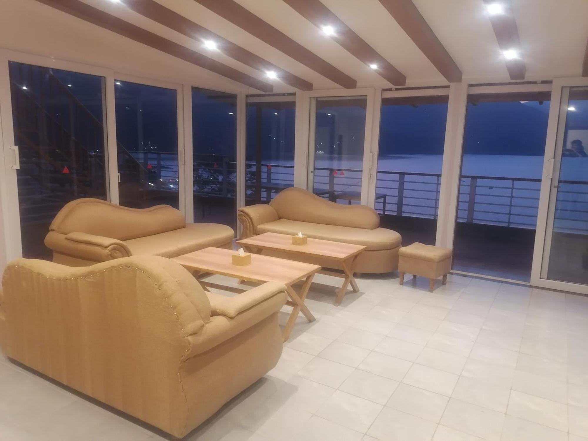 Urban Boutique Hotel Покхара Экстерьер фото